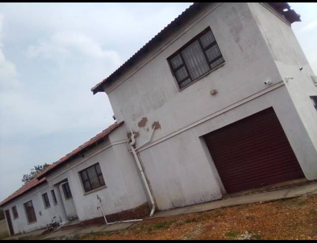 4 BEDROOM HOUSE FOR SALE IN VAALOEWER